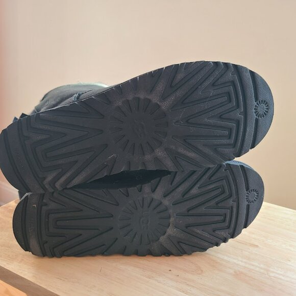 Ugg Bailey Bow II Boot size 10 - Picture 7 of 7